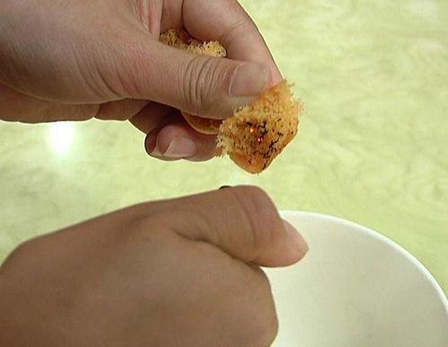 肉松饼爆料视频播放,揭秘网红美食背后的制作过程 第2张 肉松饼爆料视频播放,揭秘网红美食背后的制作过程 第2张